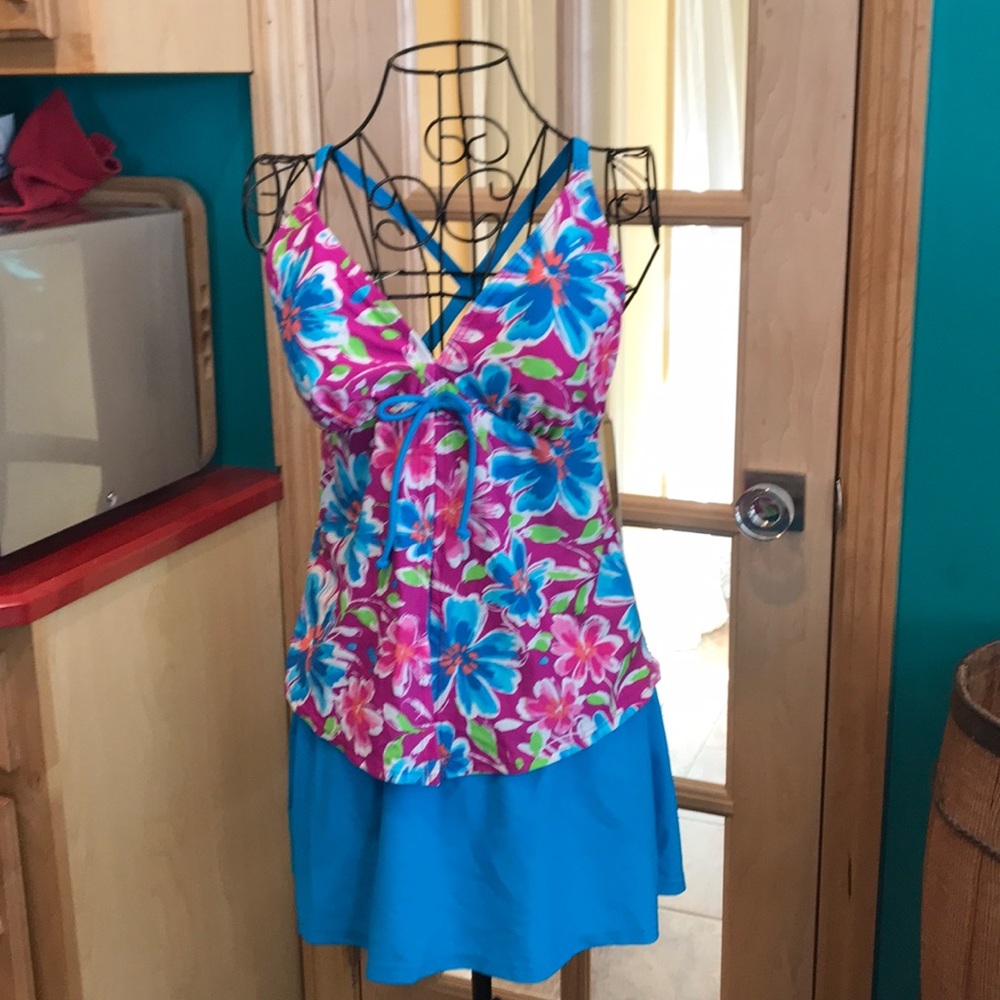 Ocean Dream 2 pc swimsuit nwts sz8